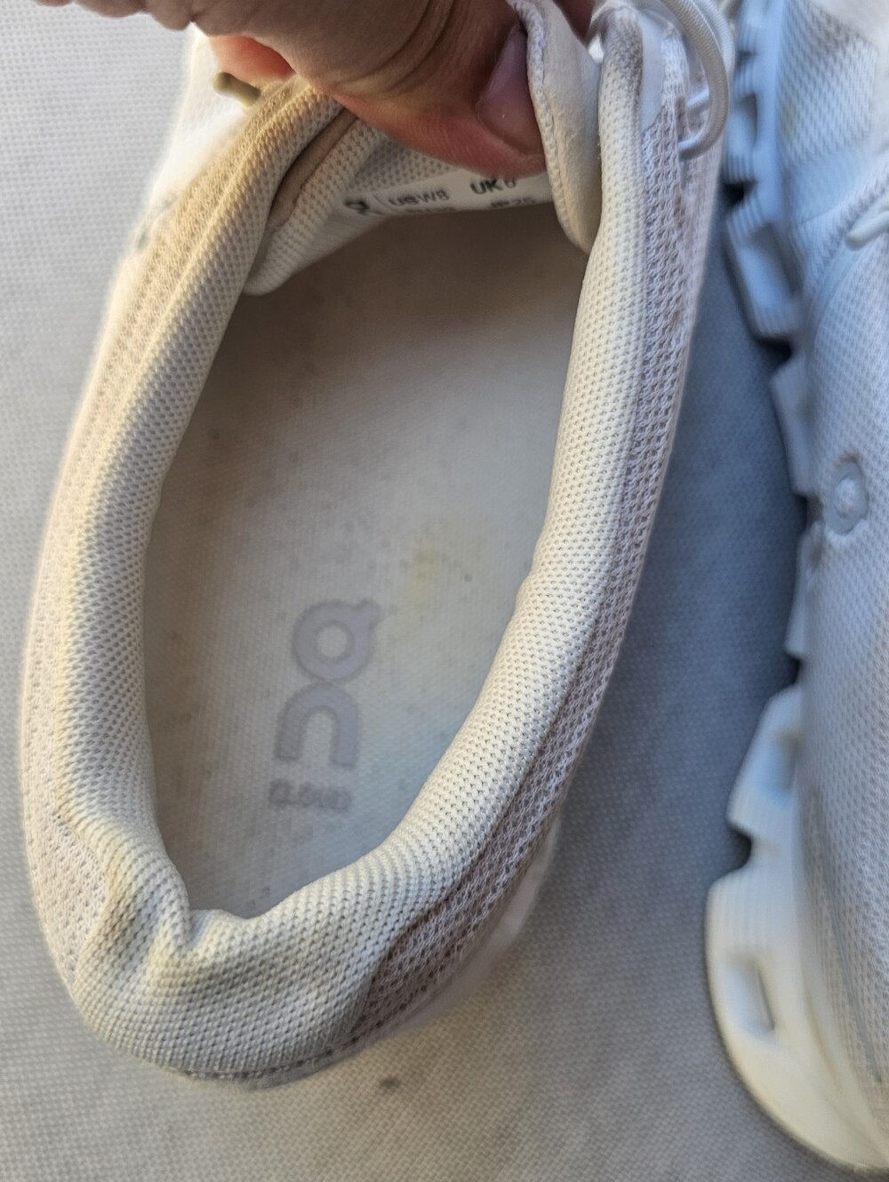 On Running Cloud Sneakers Women's Size 8 Cream White Lightweight Running Shoes - Picture 5 of 11